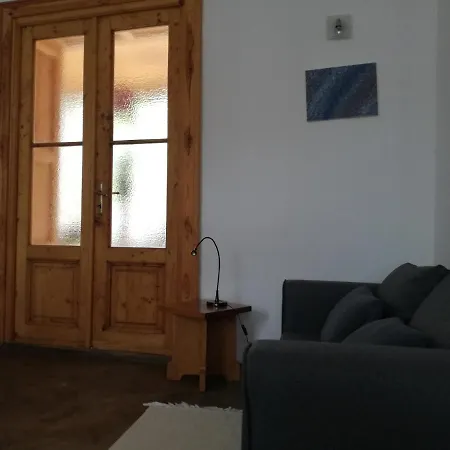 Karadi-Berger Vendeghaz Apartment Erdobenye Exterior photo
