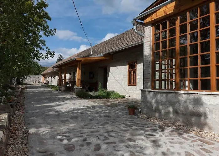 Karadi-Berger Vendeghaz
