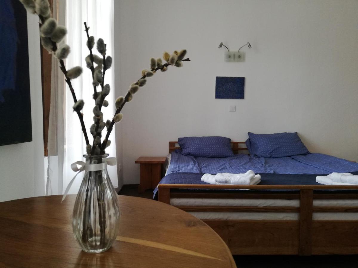 Karadi-berger Vendeghaz Apartment