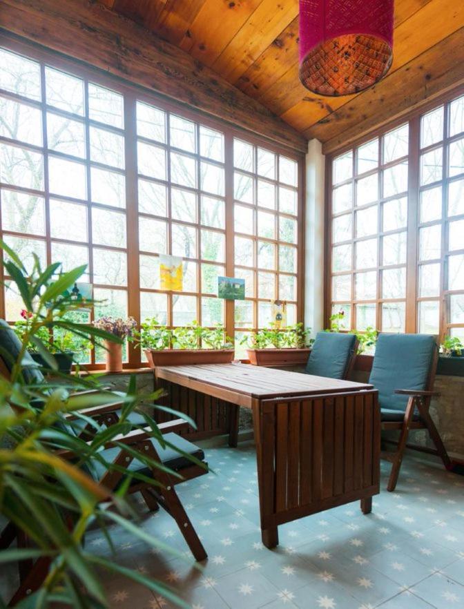 Karadi-berger Vendeghaz Apartment Erdobenye